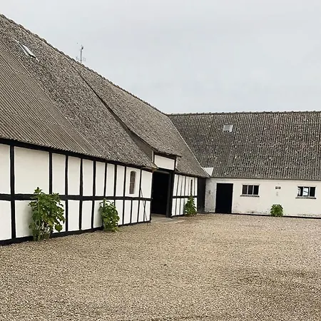 Sommerliv Bed & Breakfast Tranekær